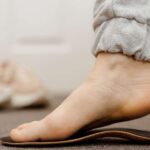 Cuidados Diários com os Pés: Como manter seus pés saudáveis com rotinas simples